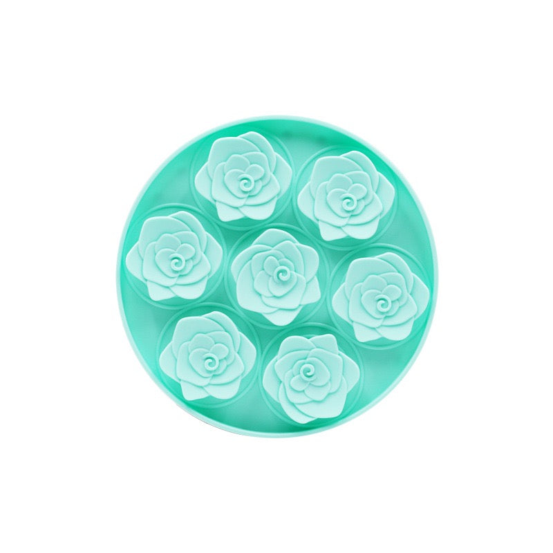 050 Flower-shaped Silicone Pet Lick Pad Slow Feeder Bowl