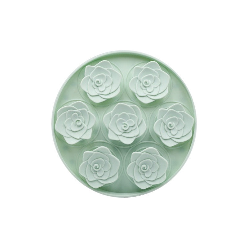 050 Flower-shaped Silicone Pet Lick Pad Slow Feeder Bowl