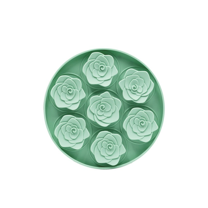 050 Flower-shaped Silicone Pet Lick Pad Slow Feeder Bowl