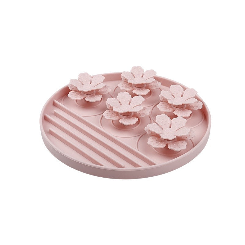 050 Flower-shaped Silicone Pet Lick Pad Slow Feeder Bowl